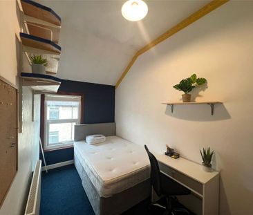 4 bedroom terraced house to rent - Photo 3