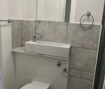 Room in a Shared House, Hilda Road, E16 - Photo 3