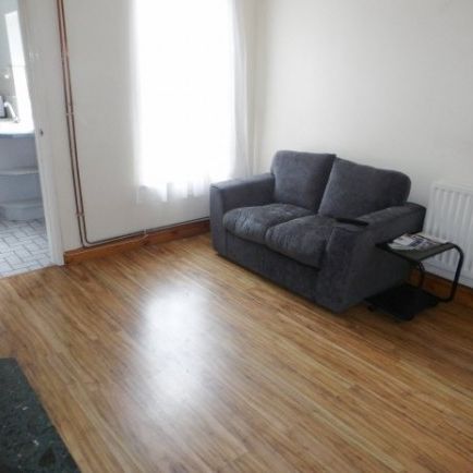 1 Bed - Derwent Street - Photo 1