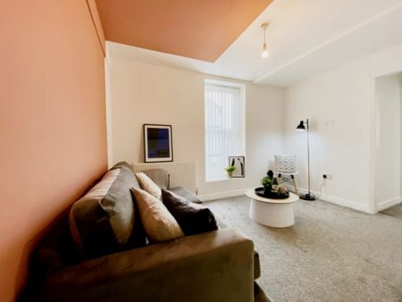 Flat 4 - 2 Bedroom House - Photo 2