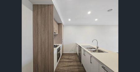 Stunning 4 Bedrooom ! - Photo 5