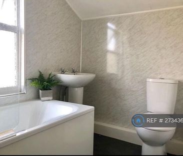 1 bedroom in a house share to rent - Photo 6