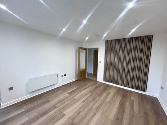 Pier Way, SE28 - Photo 1