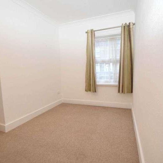 Addlestone, KT15 - Photo 1