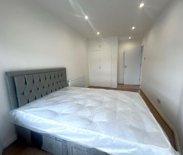 Bridge Road, Farnborough, GU14 - Photo 2