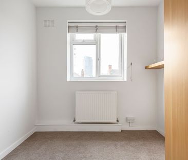 Battersea High Street, London, SW11 - Photo 5