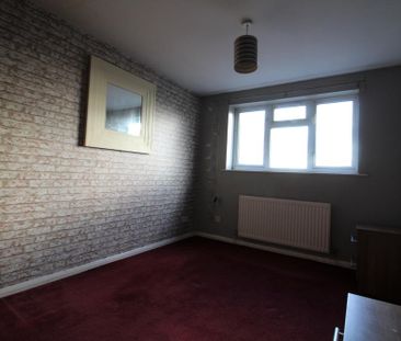 3 bedroom end of terrace house to rent - Photo 6
