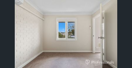 Spacious & Updated Duplex on Large Block - Photo 3