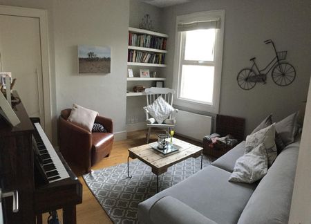 2 Bed Maisonette, Kingston Road, SW20 - Photo 2