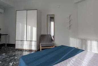 Calle Periodista Azzati, Valencia, Valencian Community 46002