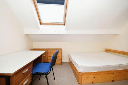 5 bedroom House To Let Total Size: 1184 SQ FT - Photo 3