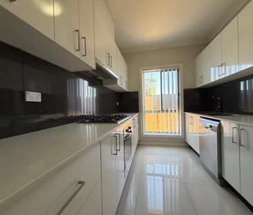 13 Sagwan Glade, Schofields NSW 2762 - Villa For Rent | Domain - Photo 5