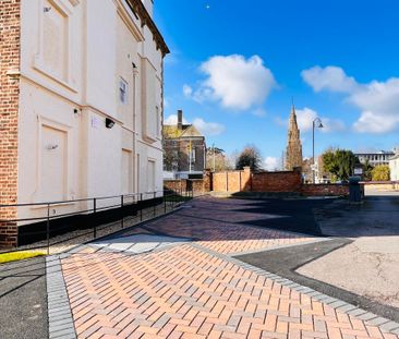 Windsor House, The Crescent, Taunton - Photo 2