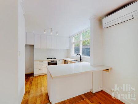 2 Bed, 1 Bath - Photo 5