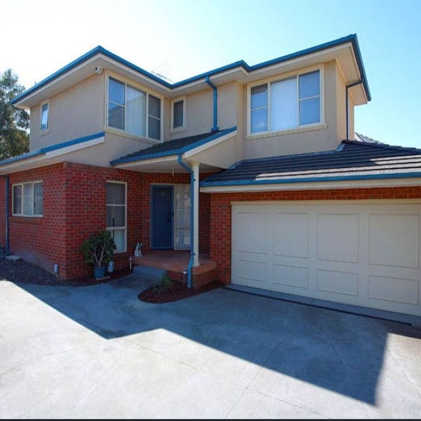 Low-Maintenance Living in a Prime Doncaster East Location - Photo 1