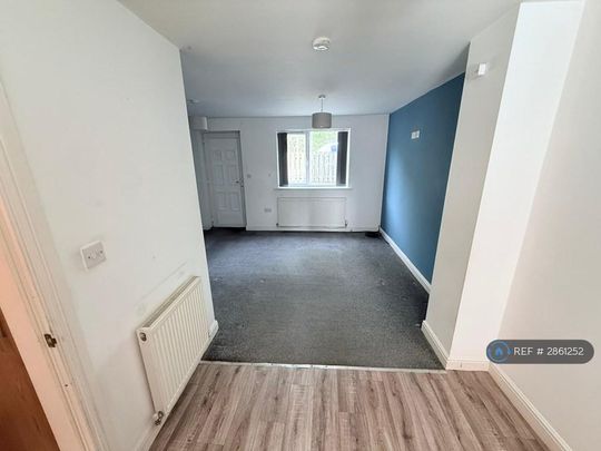 3 bedroom end of terrace house to rent - Photo 1