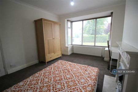 3 bedroom semi-detached house to rent - Photo 4