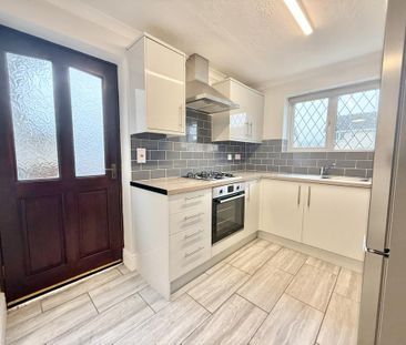 3 bedroom detached house to rent - Photo 4