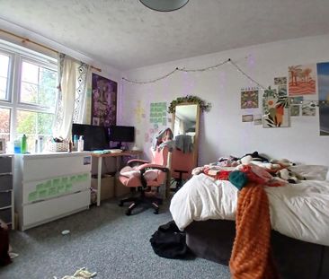 5 bedroom detached house to rent - Photo 2