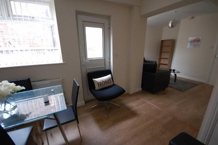 5 bedroom house to rent - Photo 2