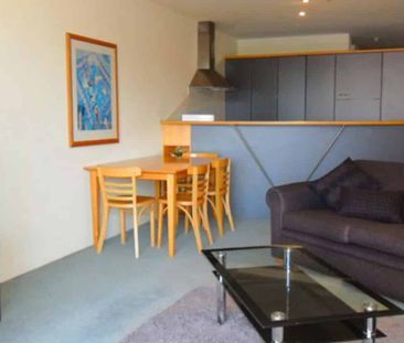 2 BEDROOM FULLY FURNISHED APT - Photo 2