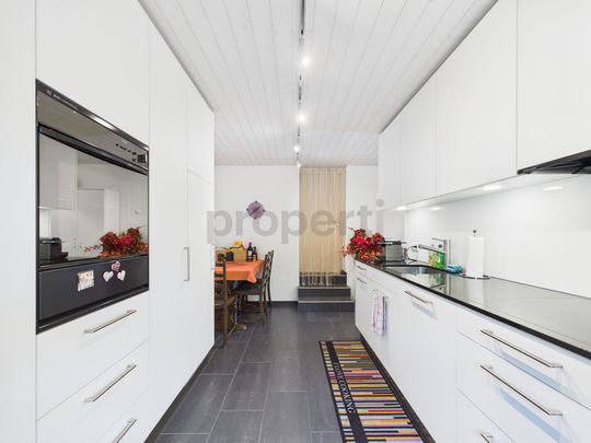 Charming 2.5-room apartment with garden seating in Niederlenz, AG - Photo 1