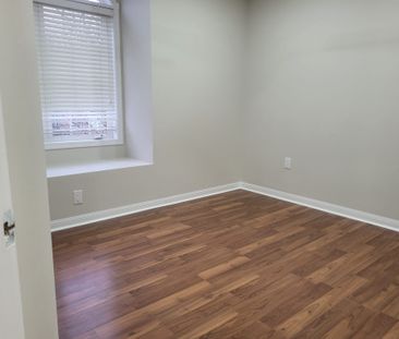 For Lease - 20 Bowsfield Drive, Brampton, Ontario - Photo 4