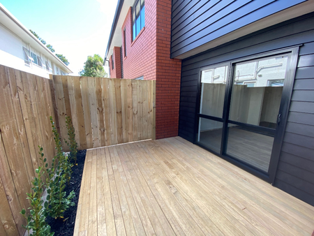 Modern 1-Bedroom Studio Unit for Rent – Hamilton East, 3216 Offering comfortable and convenient living, this fully furnished 1-bedroom, 1-bathroom studio unit is ideally situated in Hamilton East. - Photo 5