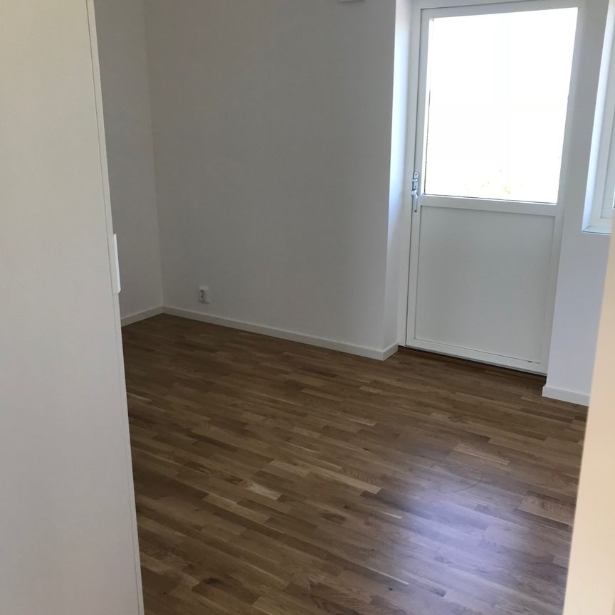 Mellby, Laholm - Photo 1