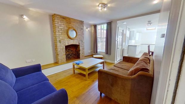 6 bedroom house to rent - Photo 1