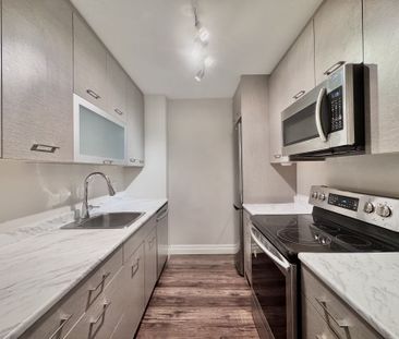 For Lease - 25 Paisley Boulevard Unit# Unit One, Mississauga, Ontario - Photo 1