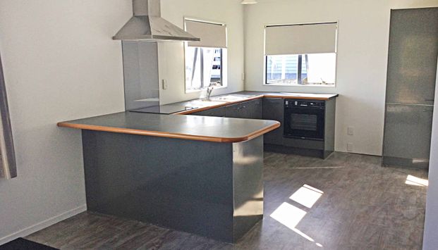 A NEW HOME FOR CHRISTMAS. - Photo 1