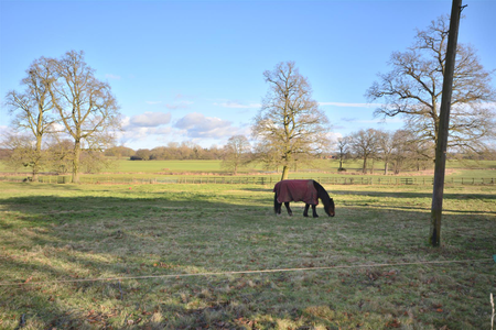 1 The Courtyard, Longford Hall Farm, Longford, Derbyshire, DE6 3DS - Photo 5