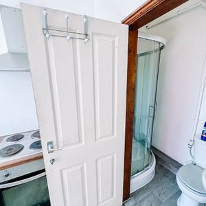 Studio Flat, Croydon Road, SE20 - Photo 3