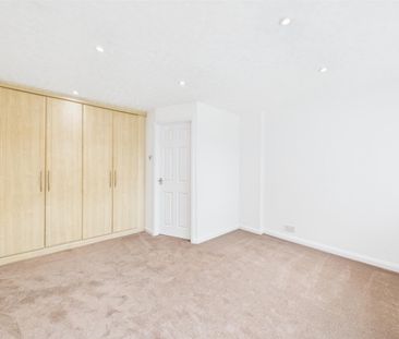 5 BED Detached house To rent - Photo 2