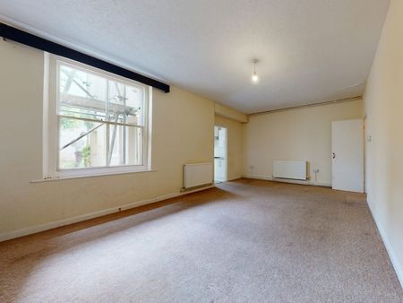 Flat to rent on - Photo 3