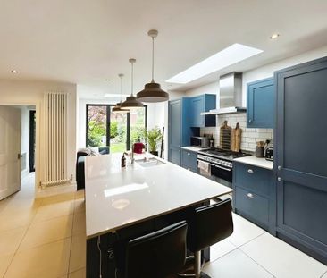 3 bedroom semi-detached house to rent - Photo 2