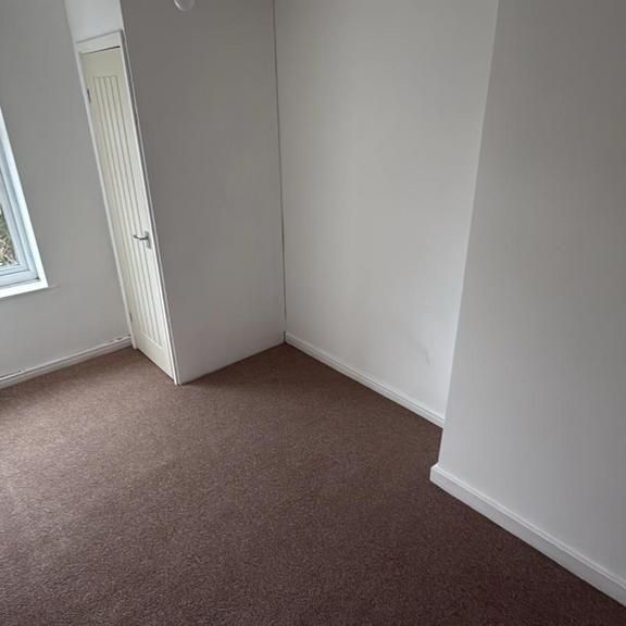 3 bedroom end of terrace house to rent - Photo 1