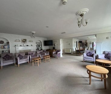 1 bedroom retirement property to rent - Photo 6