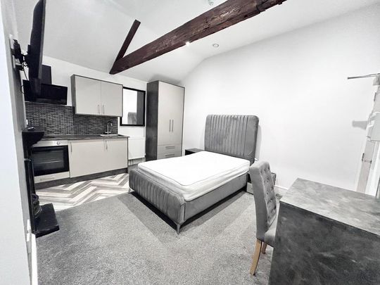 Studio to rent - Photo 1