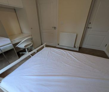 1 bedroom in a house share to rent - Photo 3