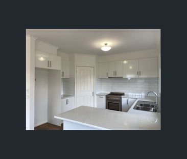 Spacious And Bright Unit! - Photo 6