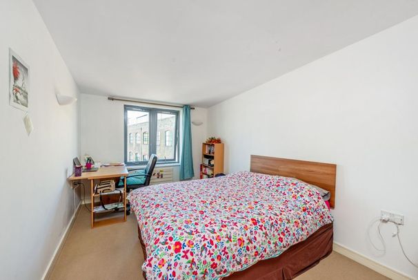 Hunt Close, London W11 - Photo 1