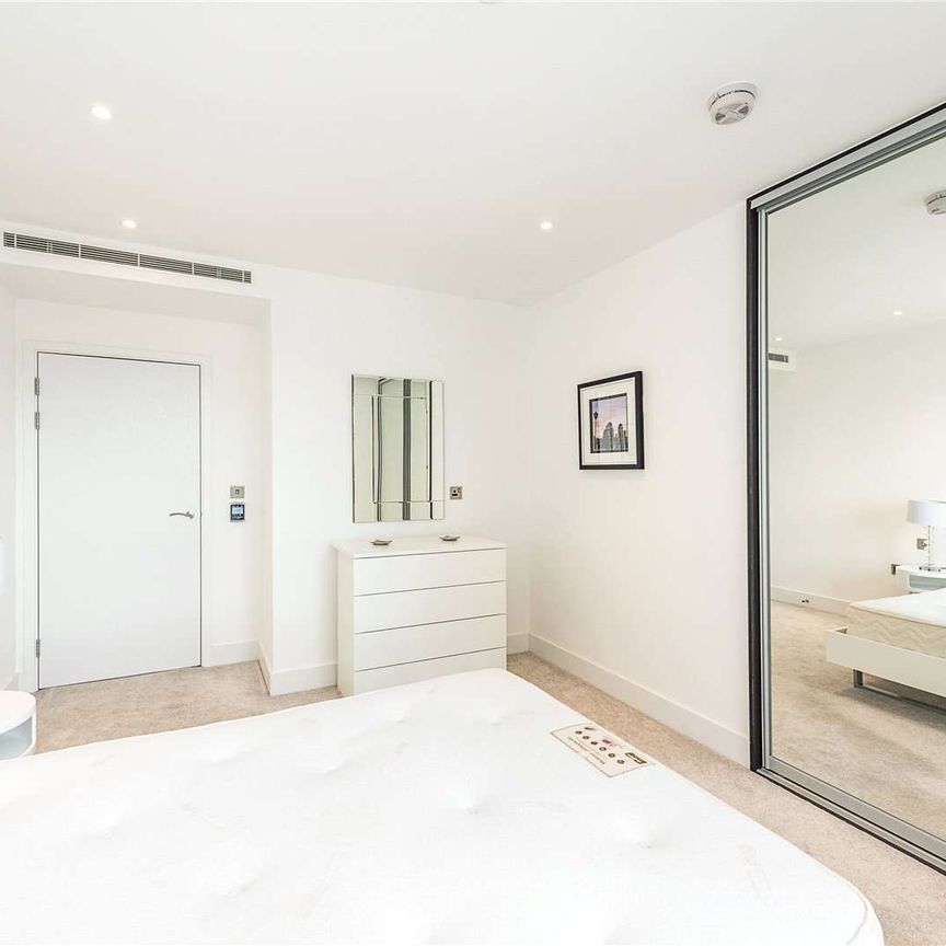 A beautifully presented one bedroom apartment situated on the 14th floor of this development located in the heart of the City. - Photo 1