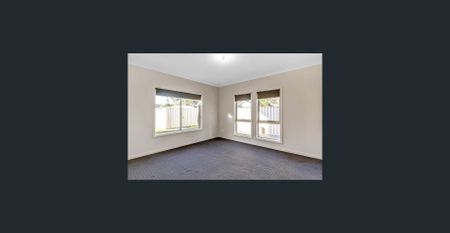 BEAUTIFUL MODERN HOME IN CONVENIENT LOCATION! - Photo 4