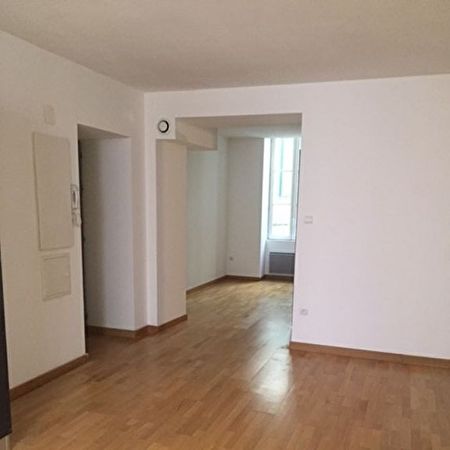 Location Appartement 1 pièce 35m² NIMES 30000 - Photo 4