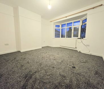 3 Bed Terraced House, Warren Road, LU1 - Photo 3