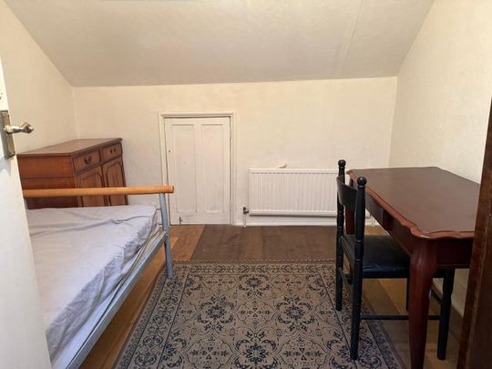 Room in a Shared House, Fairlope Road, E11 - Photo 1