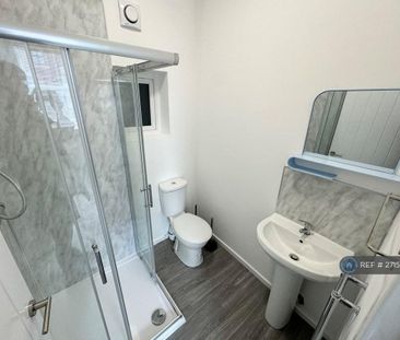 1 bedroom in a house share to rent - Photo 6