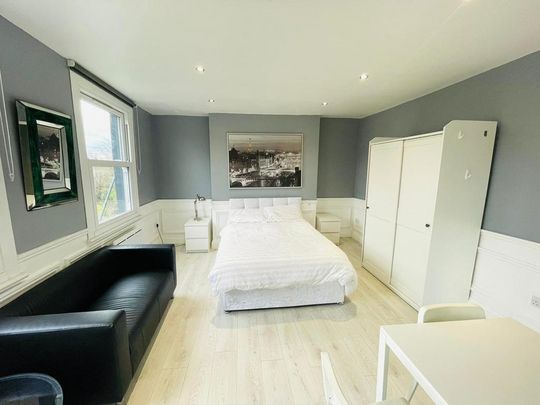 Studio to rent - Photo 1